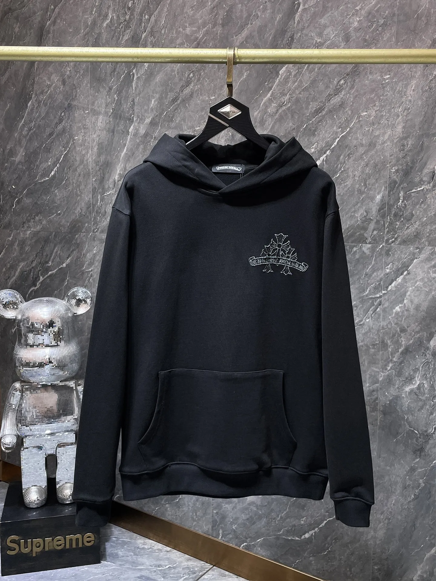 P260 Chrome Hearts Autumn and Winter 2025 Counter Synchronization Chrome Cross Roller Embroidery Hooded Sweatshirt Vacuum Embroidery Method! Heavy embroidery! ! ! Tens of thousands of needles! ! Improved customized version of 1:1 high-gram weight high-quality fabric Recommended color: Specially customized mud lime Black Size: S, M, L, XL